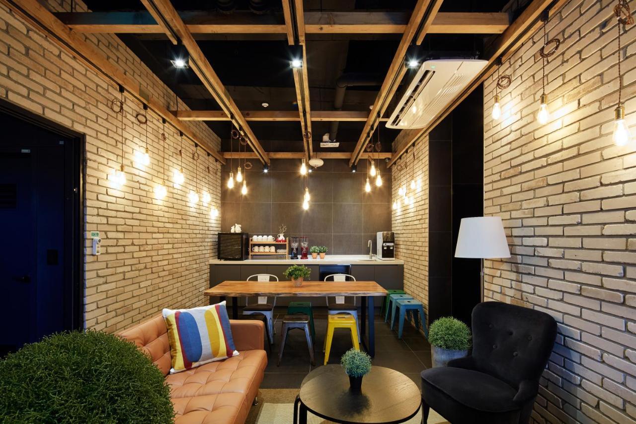 Hostel Cleo Seoul Hongdae Exteriör bild